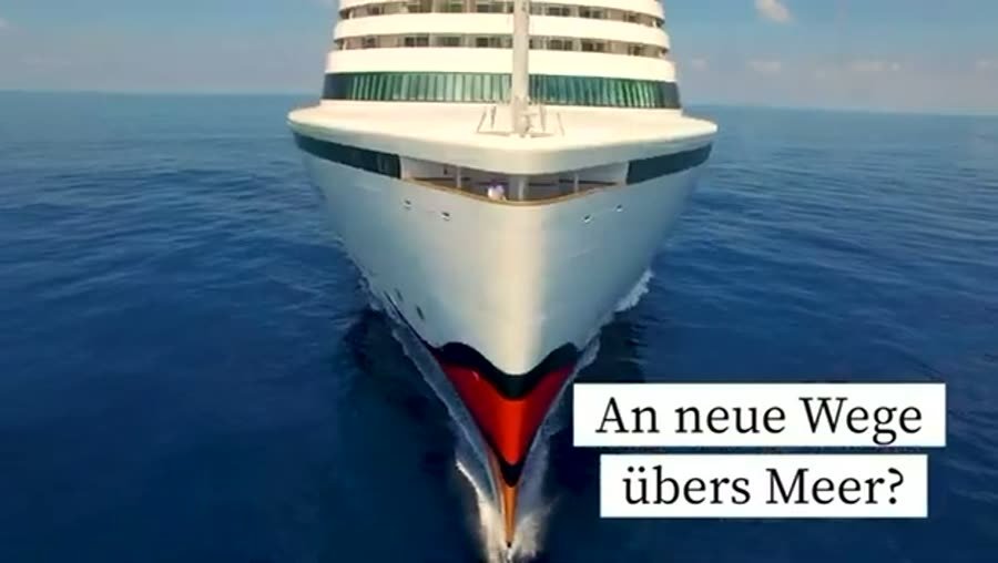 Bug eines AIDA-Schiffes auf offener See